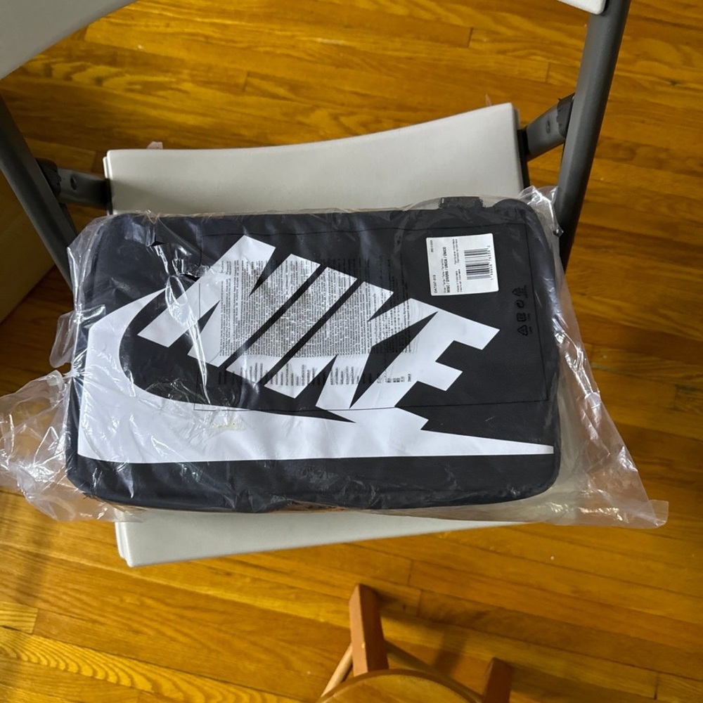 Nike sneaker bag PLASTIC SEALED BRAND NEW